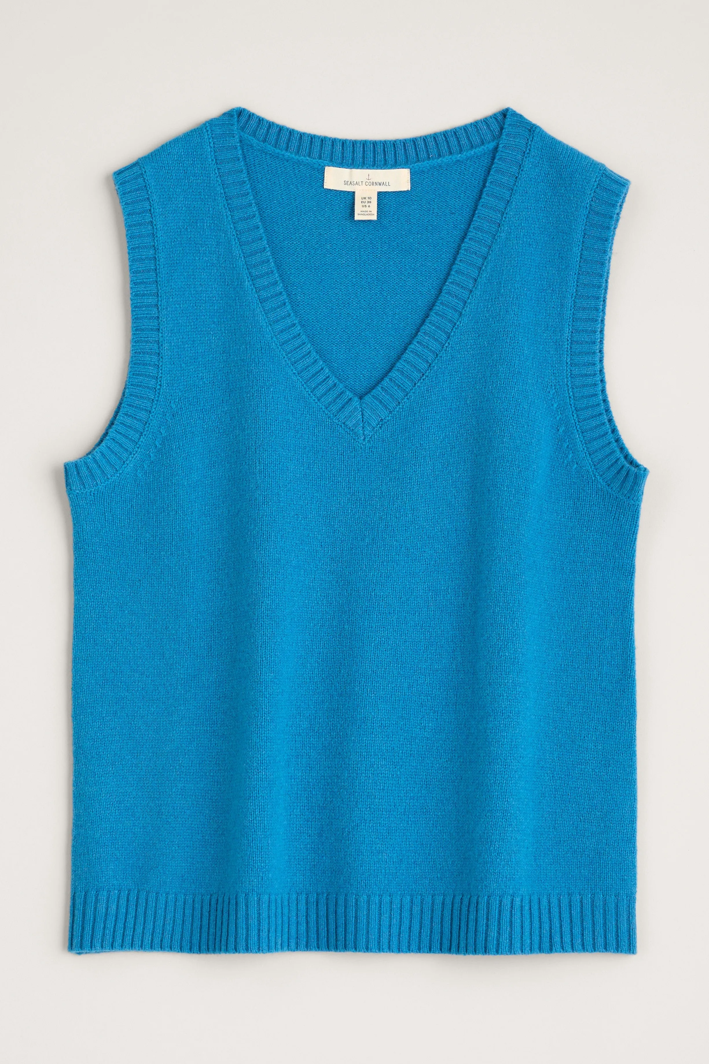 Seasalt East View Vest V-Neck in Sailboats